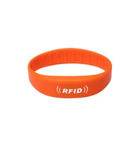 Keskipitkä RFID-silikoninen ranneke