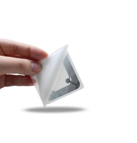 RFID-kirjasto Tag-kirjatarra ISO15693-protokollan itseliimautuva paperi Fudan FM13HF02N sirutarra
